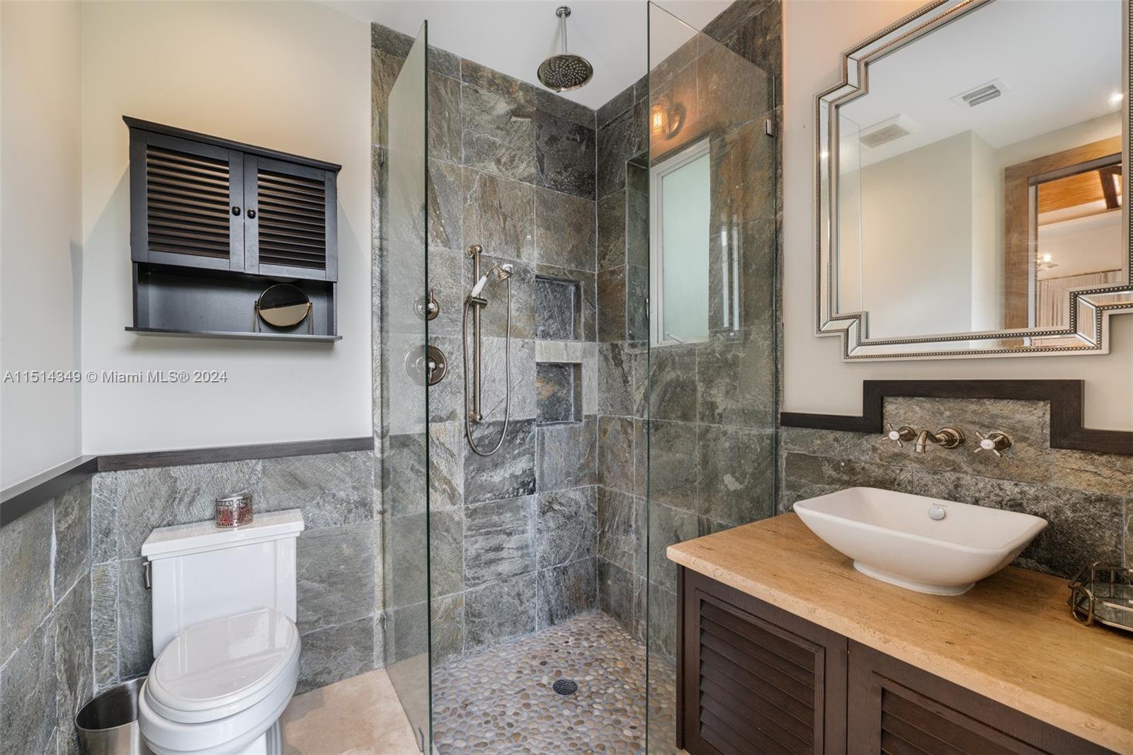 FAIRWAY MANORS - Residential