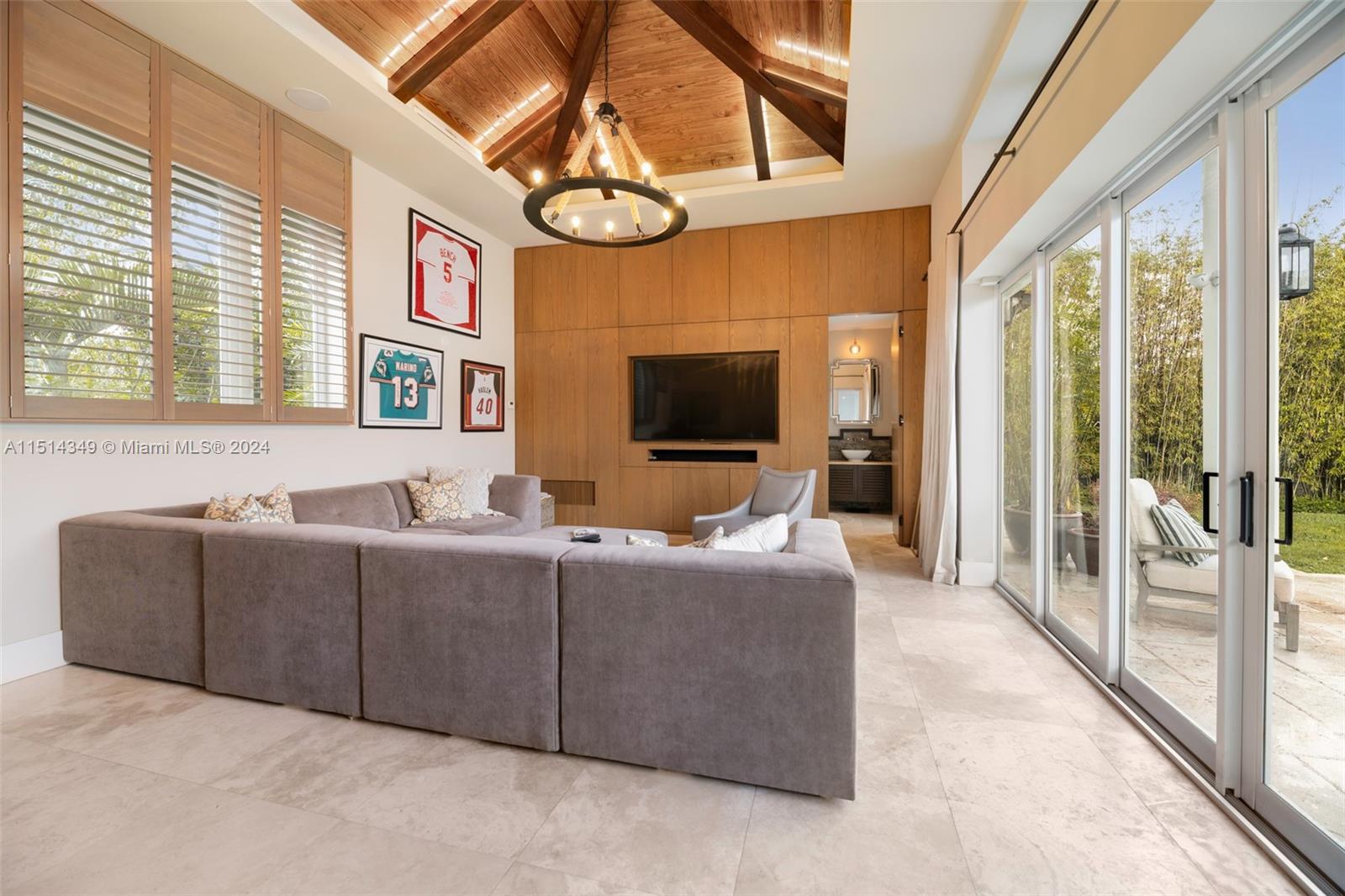 FAIRWAY MANORS - Residential