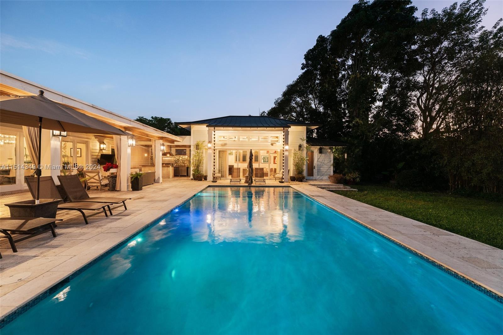 FAIRWAY MANORS - Residential