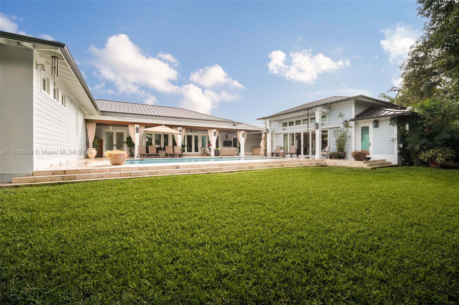 FAIRWAY MANORS - Residential