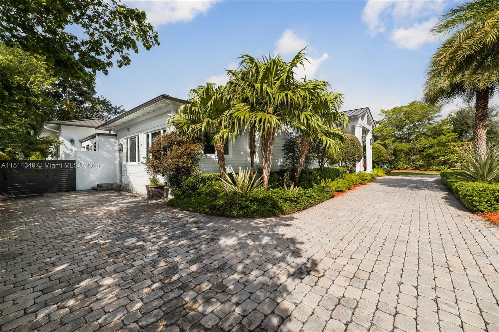 FAIRWAY MANORS - Residential