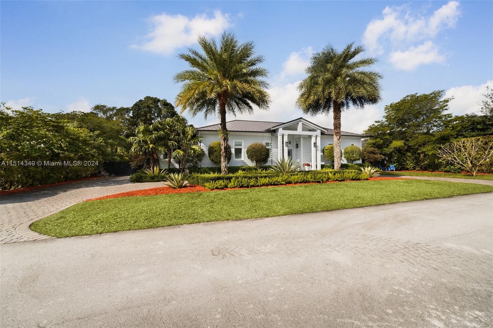 FAIRWAY MANORS - Residential