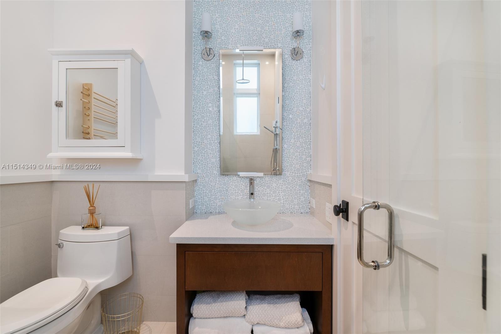 FAIRWAY MANORS - Residential