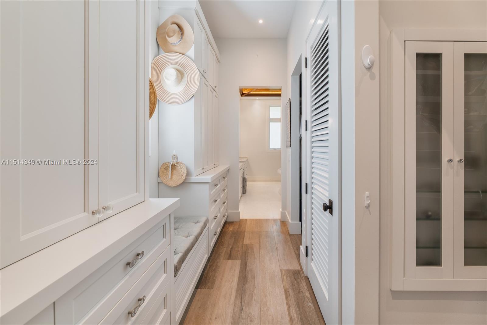 FAIRWAY MANORS - Residential