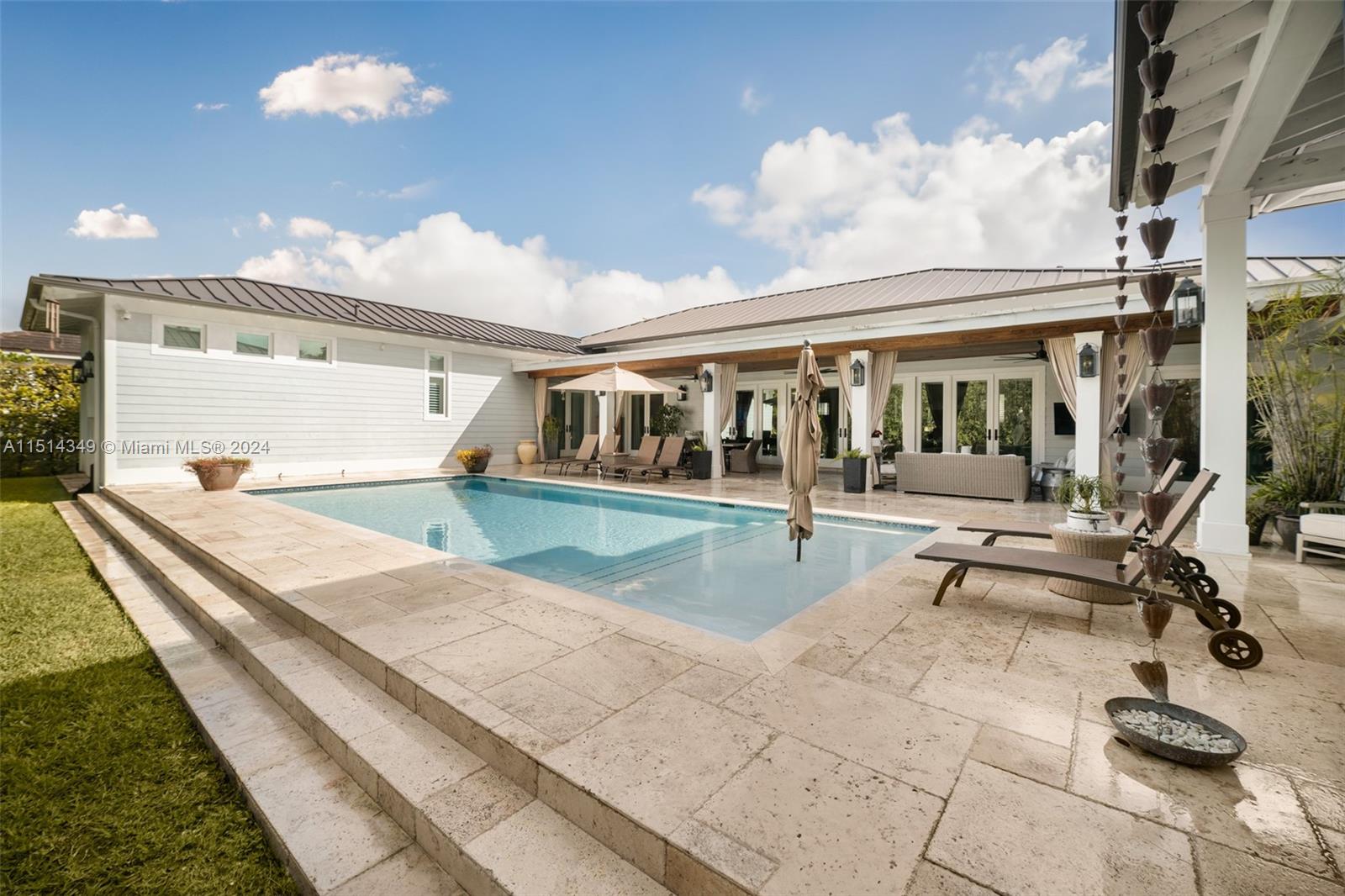 FAIRWAY MANORS - Residential