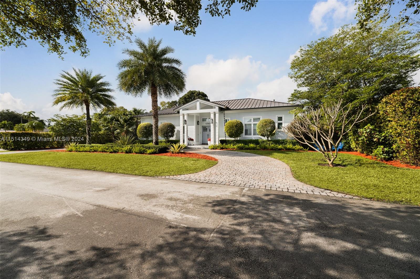 FAIRWAY MANORS - Residential