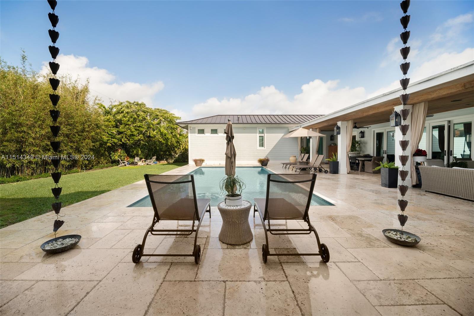 FAIRWAY MANORS - Residential