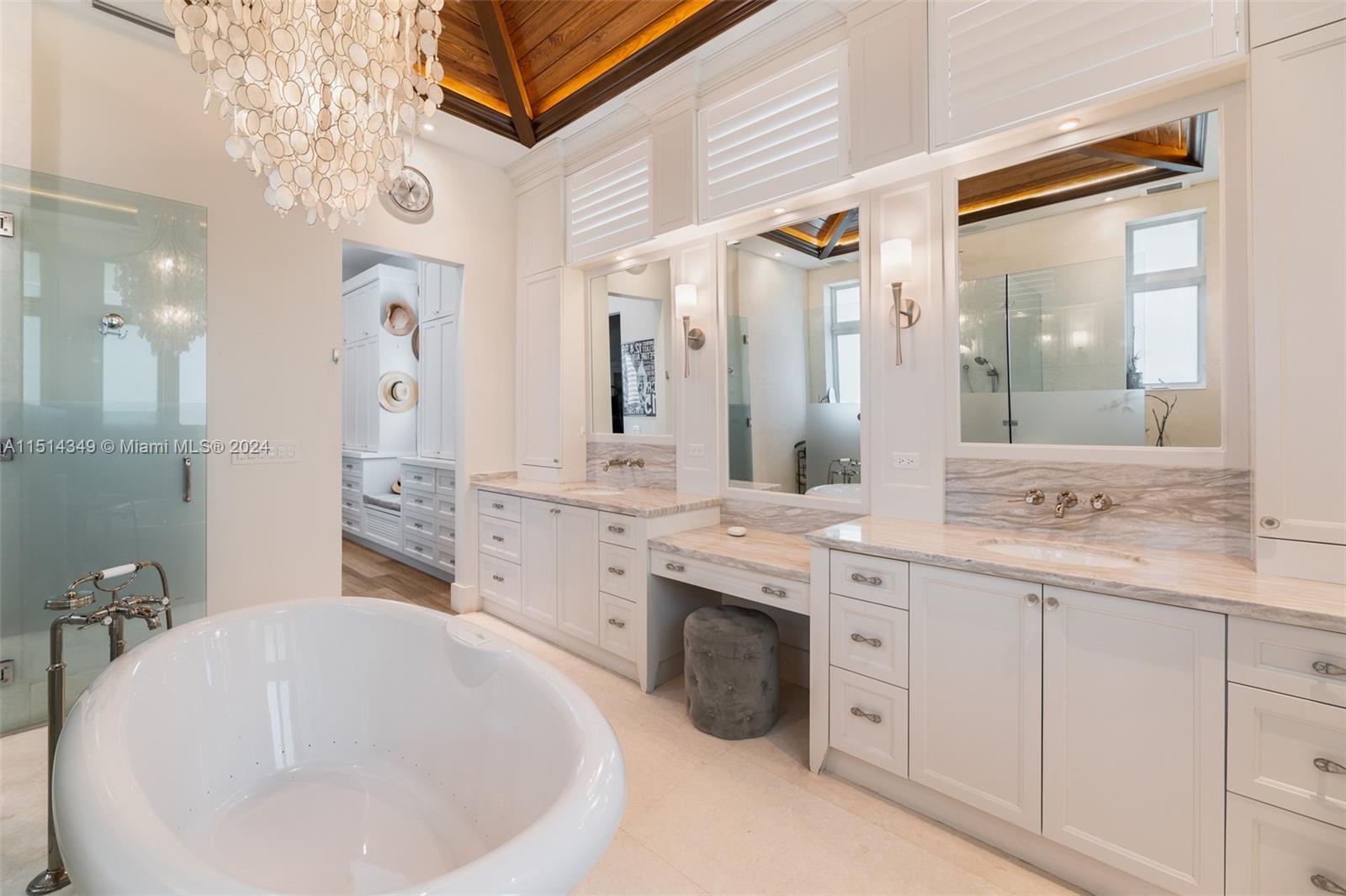 FAIRWAY MANORS - Residential