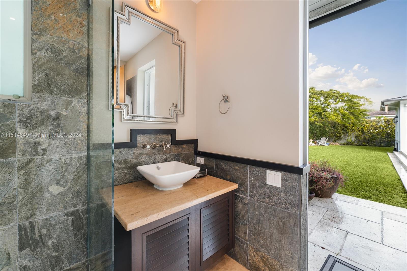 FAIRWAY MANORS - Residential