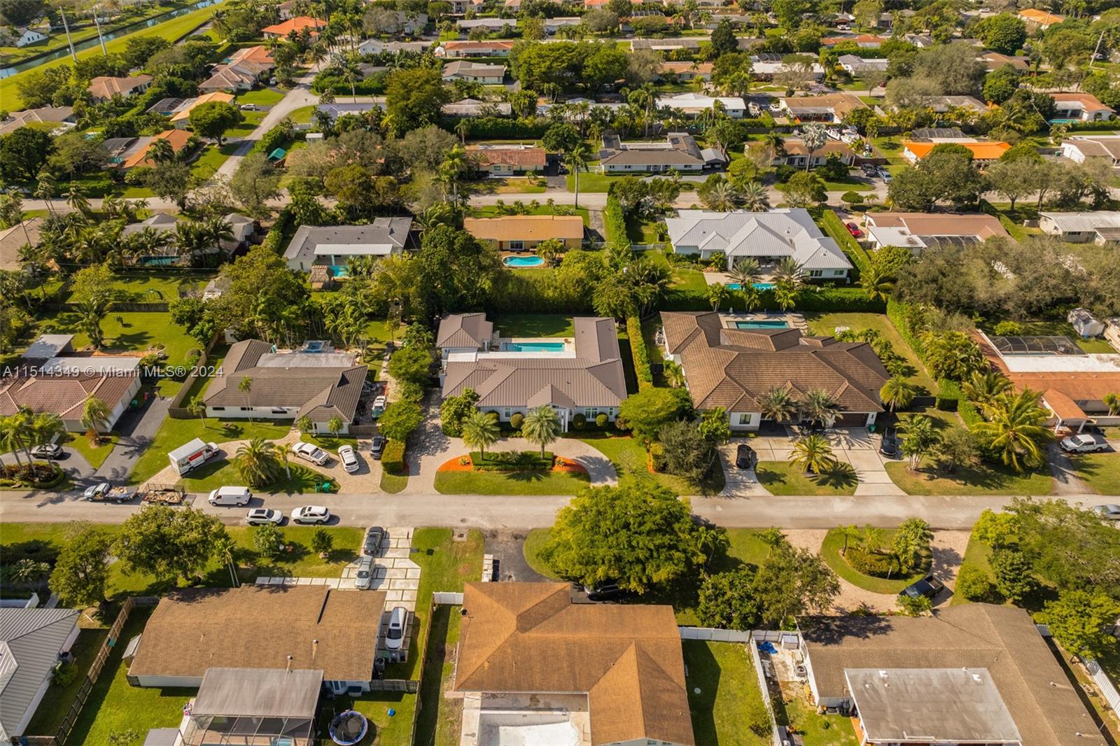 FAIRWAY MANORS - Residential