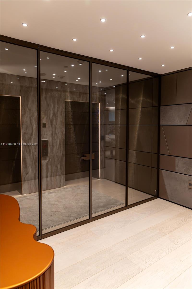 THE PALACE AT BAL HARBOUR - Residential