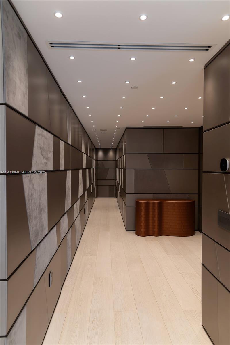 THE PALACE AT BAL HARBOUR - Residential