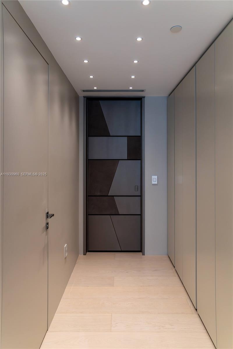 THE PALACE AT BAL HARBOUR - Residential