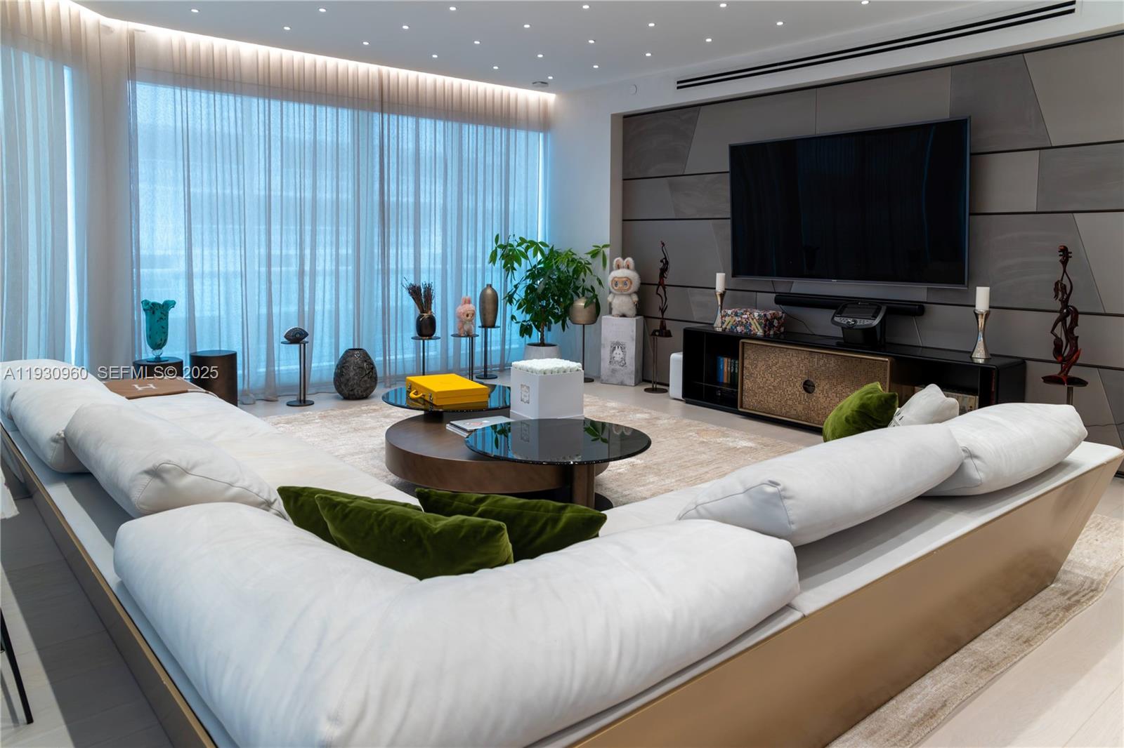 THE PALACE AT BAL HARBOUR - Residential