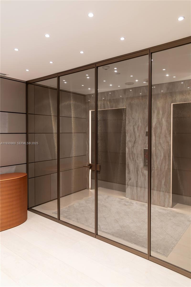 THE PALACE AT BAL HARBOUR - Residential