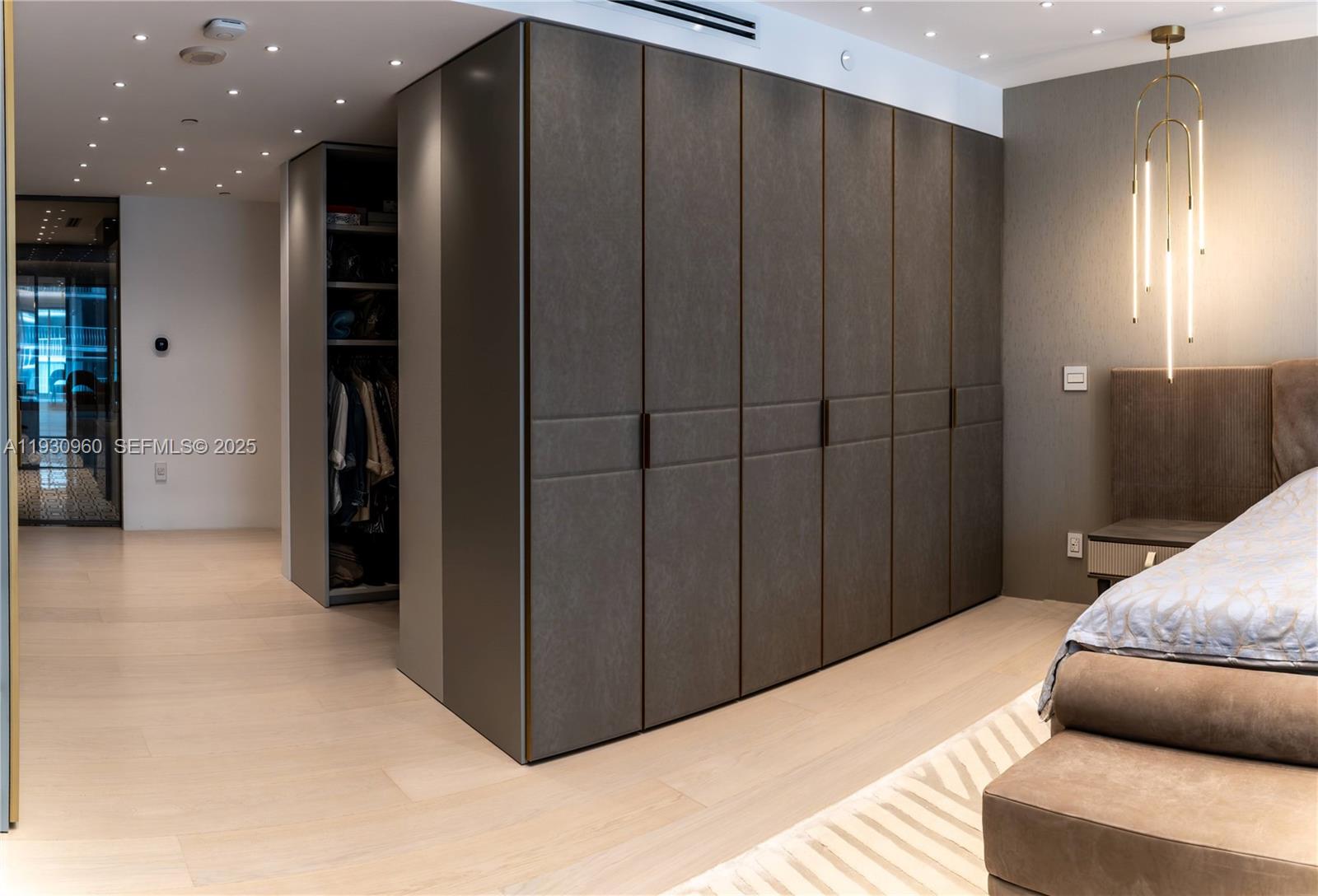 THE PALACE AT BAL HARBOUR - Residential