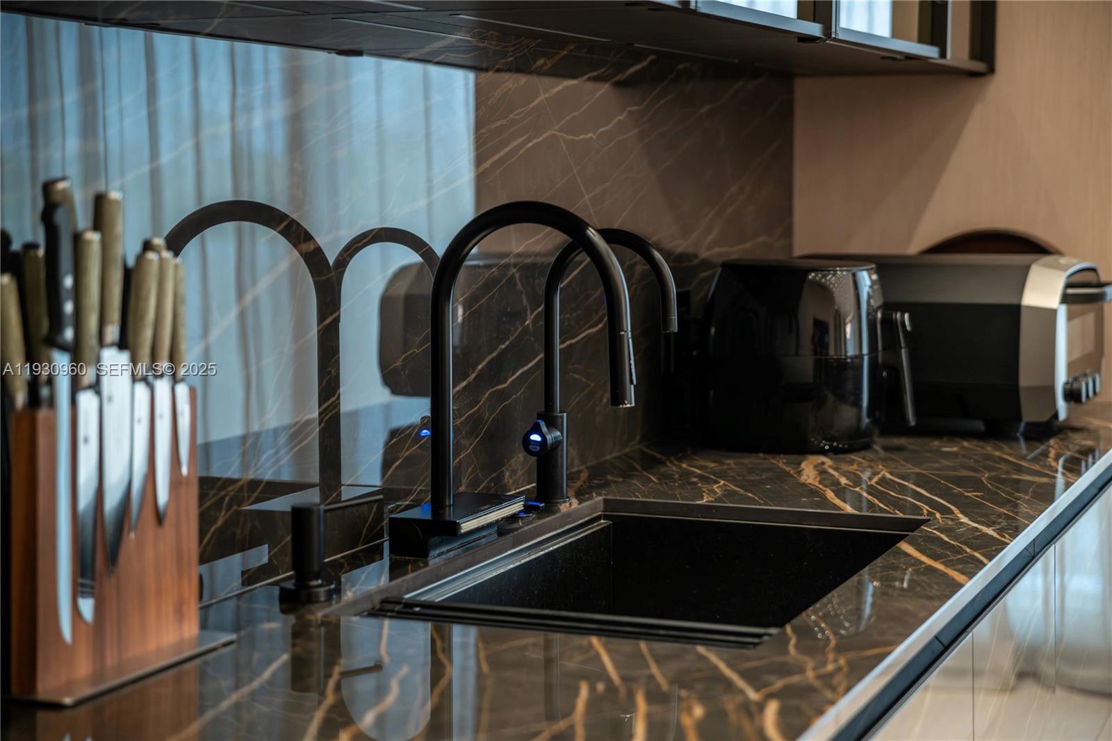 THE PALACE AT BAL HARBOUR - Residential