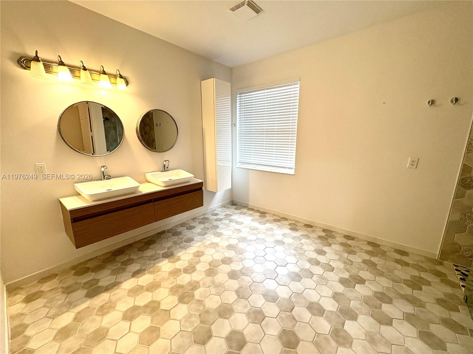 SUNSET FALLS PLAT 2 - Residential Lease