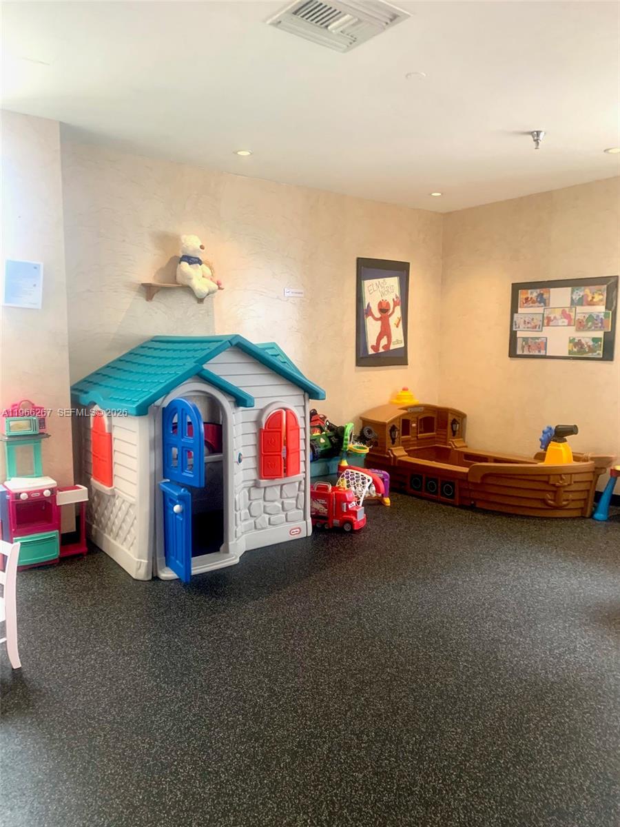 LEXCELLENCE CONDO - Residential