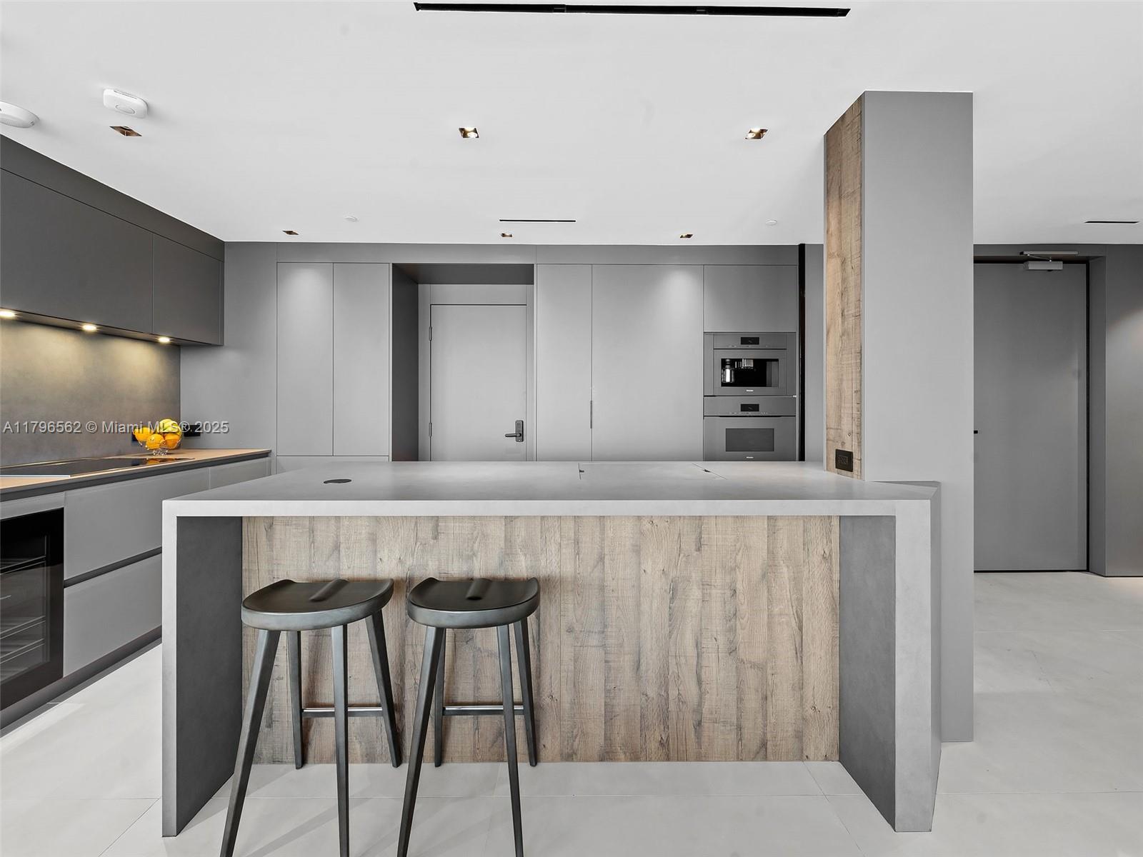 3101 S Ocean Dr 2905