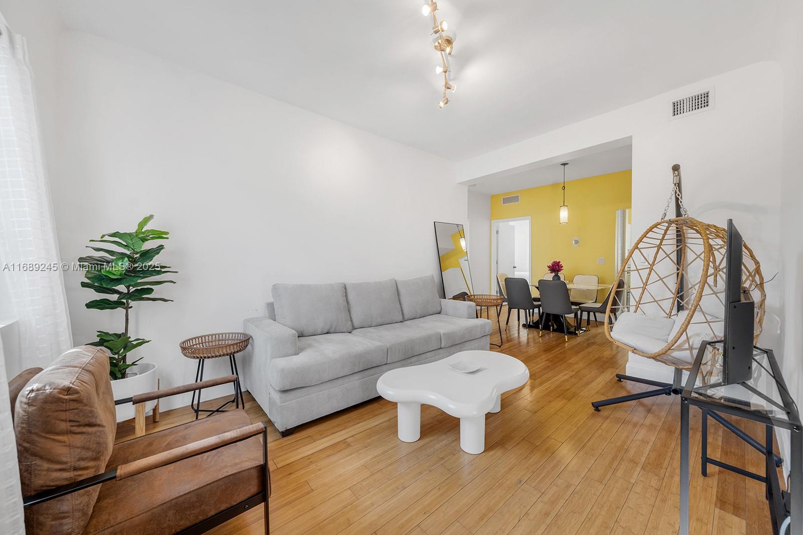 1510 Meridian Ave 12