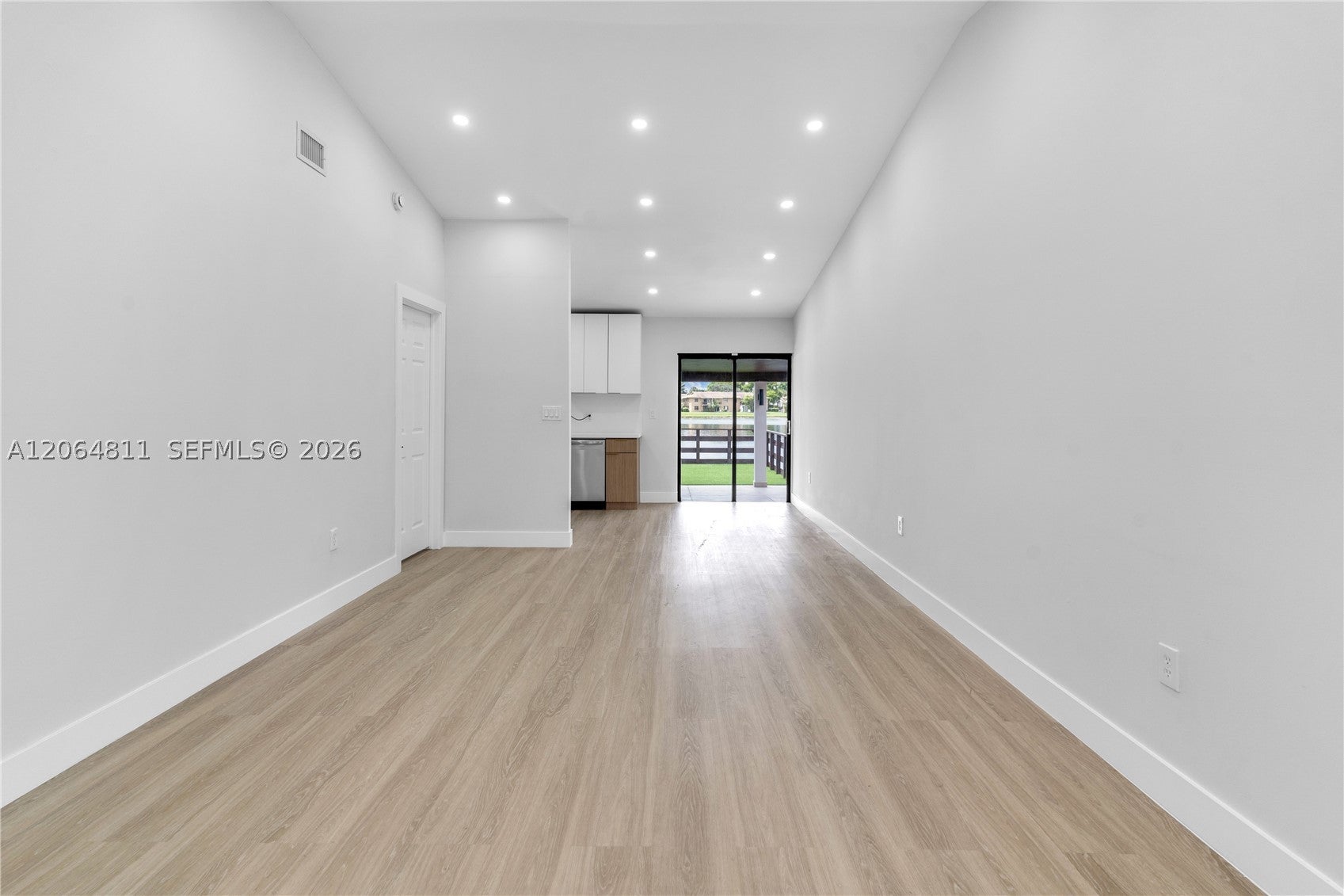 2523 W 65th St