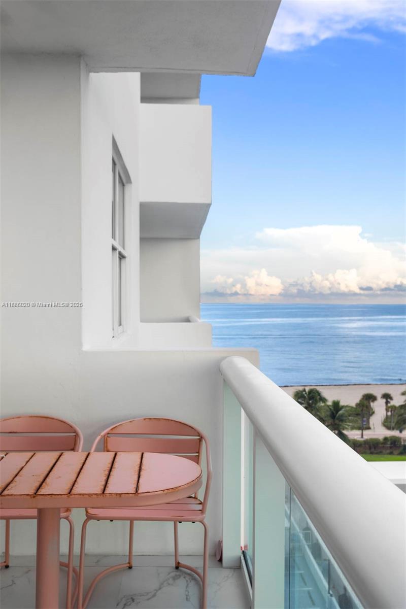 5001 Collins Ave 8C