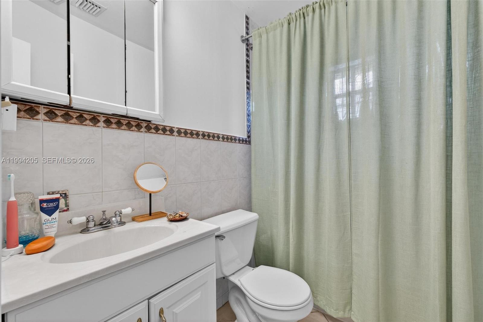 BISCAYNE REALTY COS - Residential Income