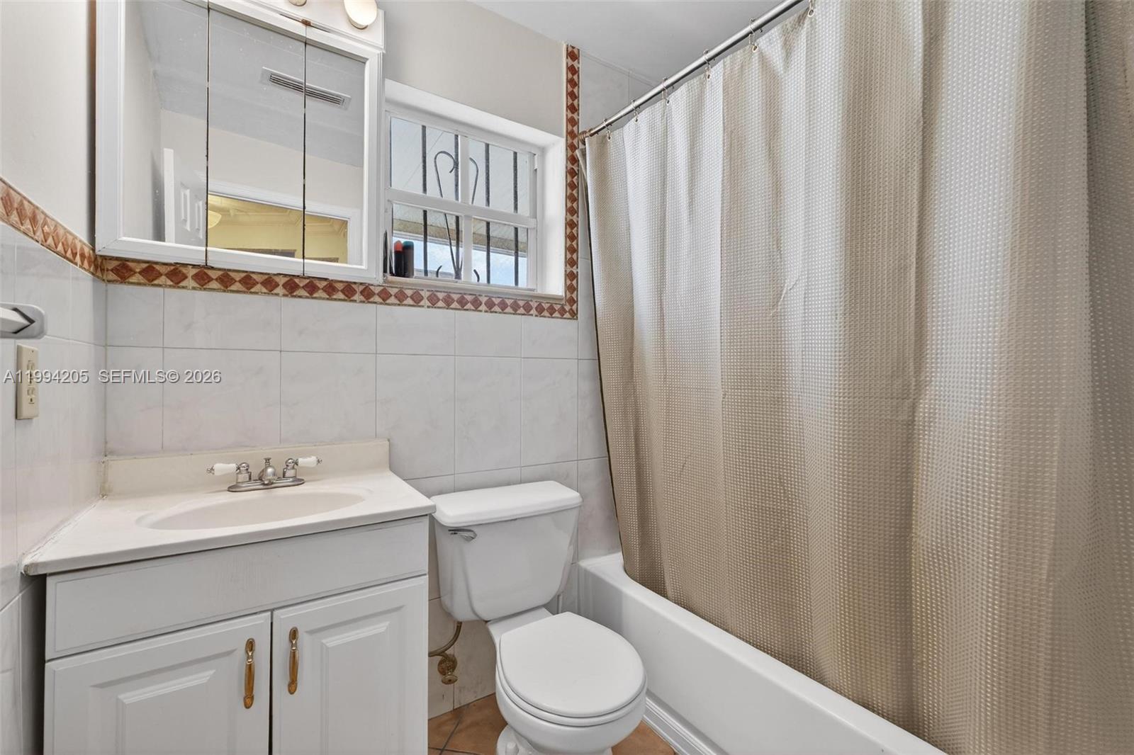 BISCAYNE REALTY COS - Residential Income