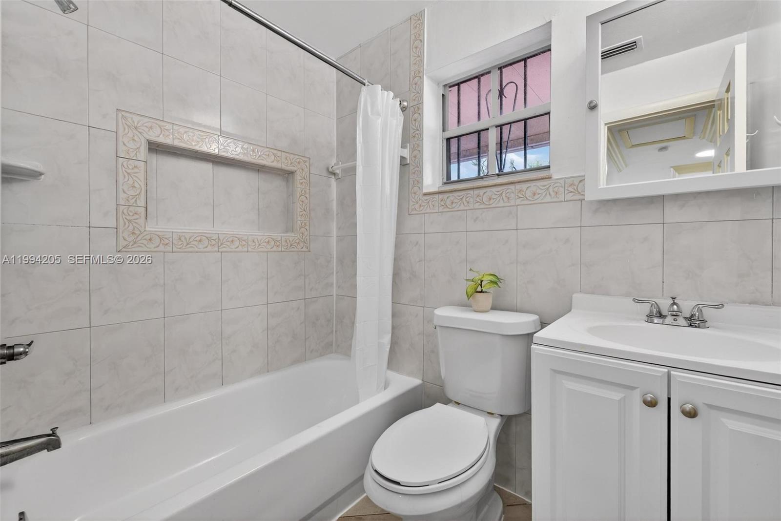 BISCAYNE REALTY COS - Residential Income