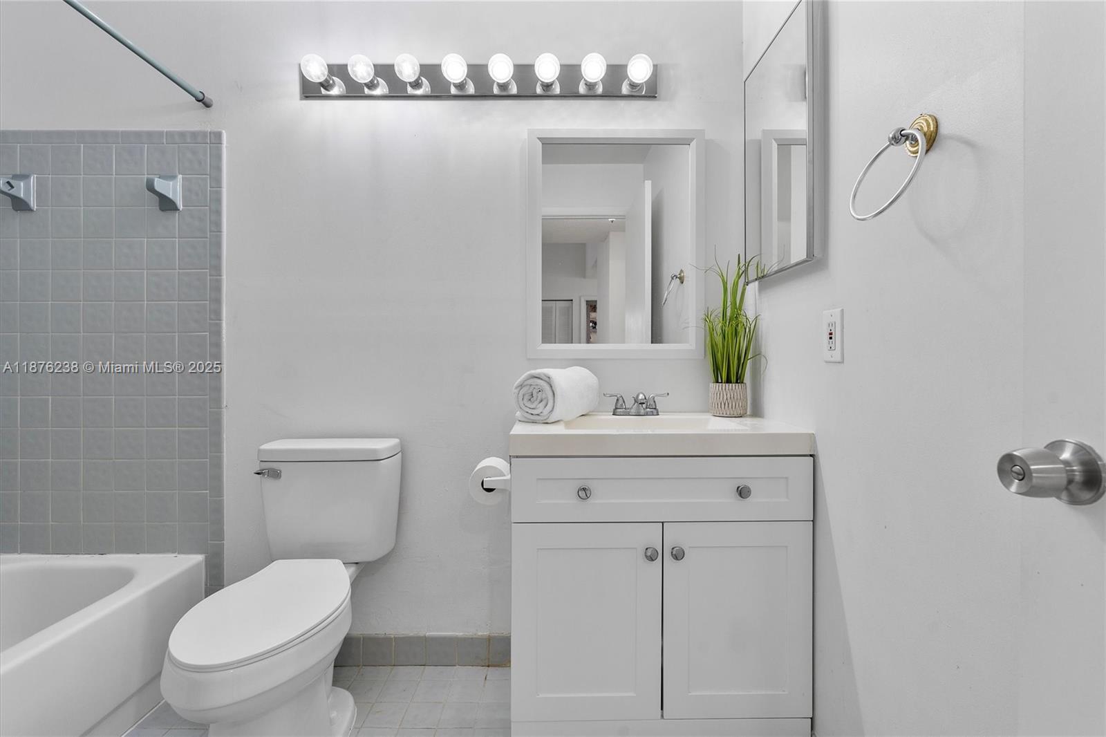 SAWGRASS ESTATES - Residential