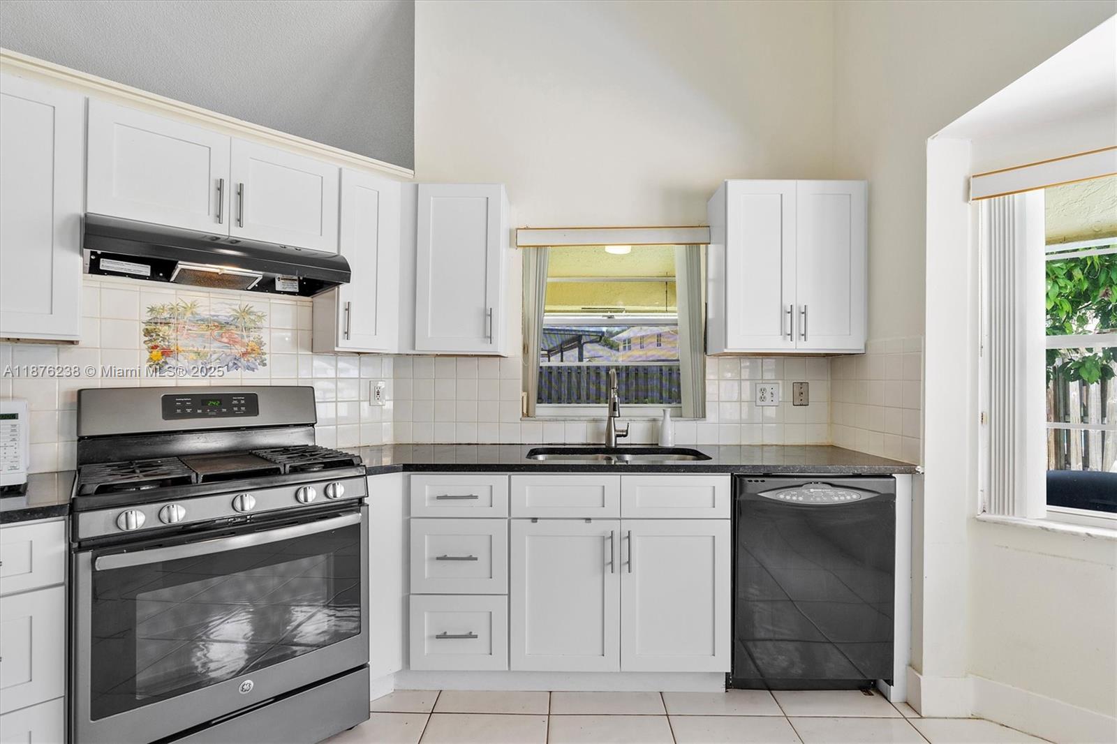 SAWGRASS ESTATES - Residential