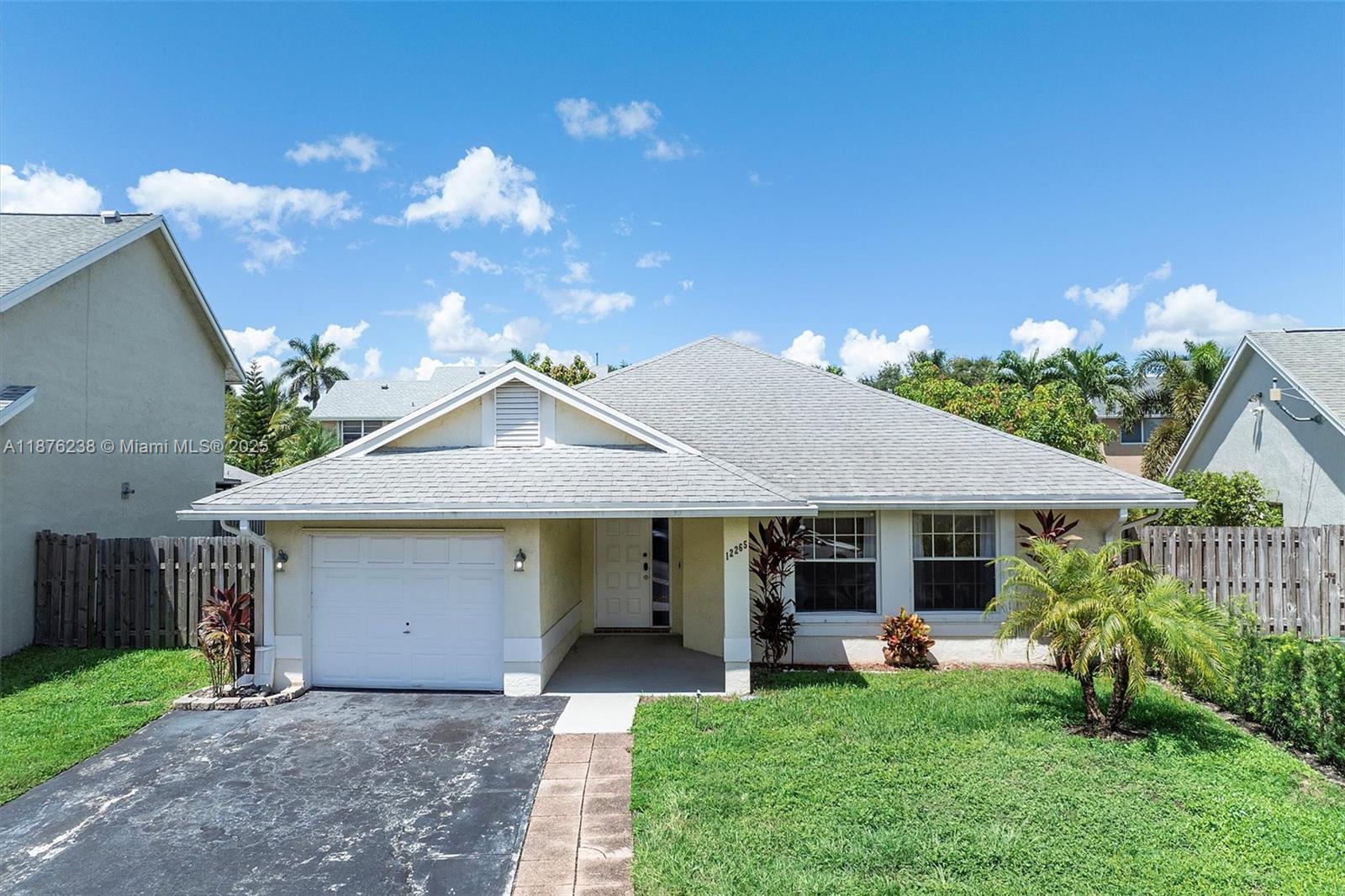 SAWGRASS ESTATES - Residential