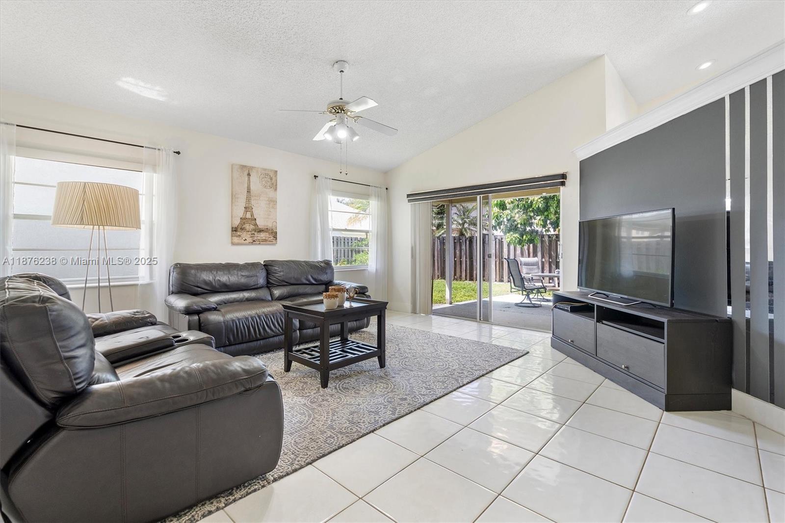 SAWGRASS ESTATES - Residential