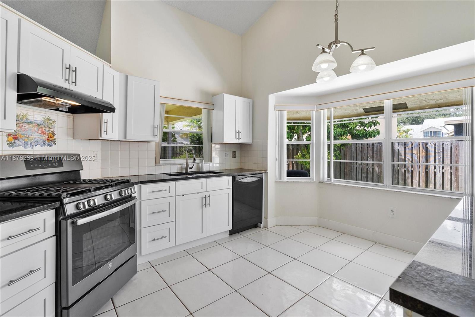 SAWGRASS ESTATES - Residential