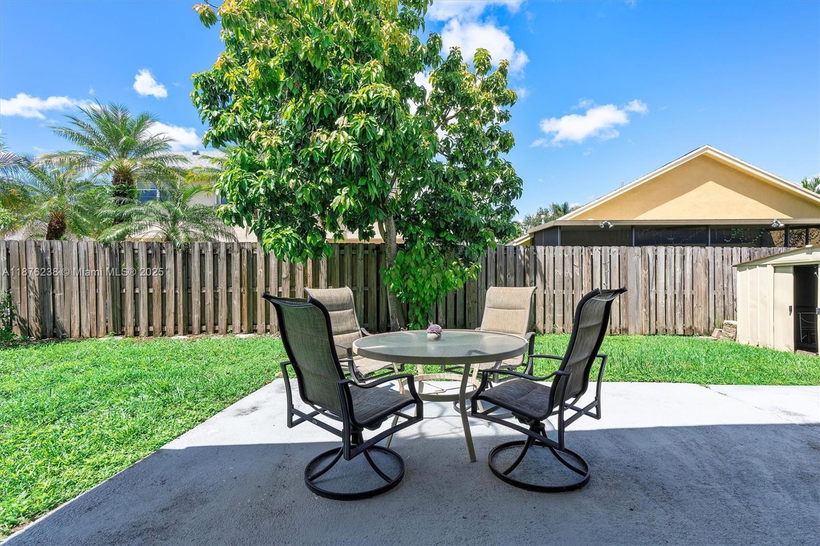 SAWGRASS ESTATES - Residential