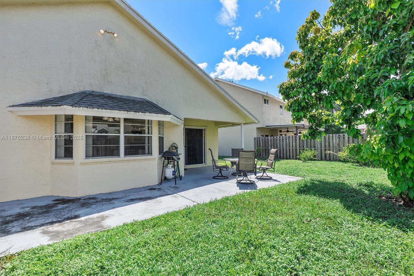 SAWGRASS ESTATES - Residential