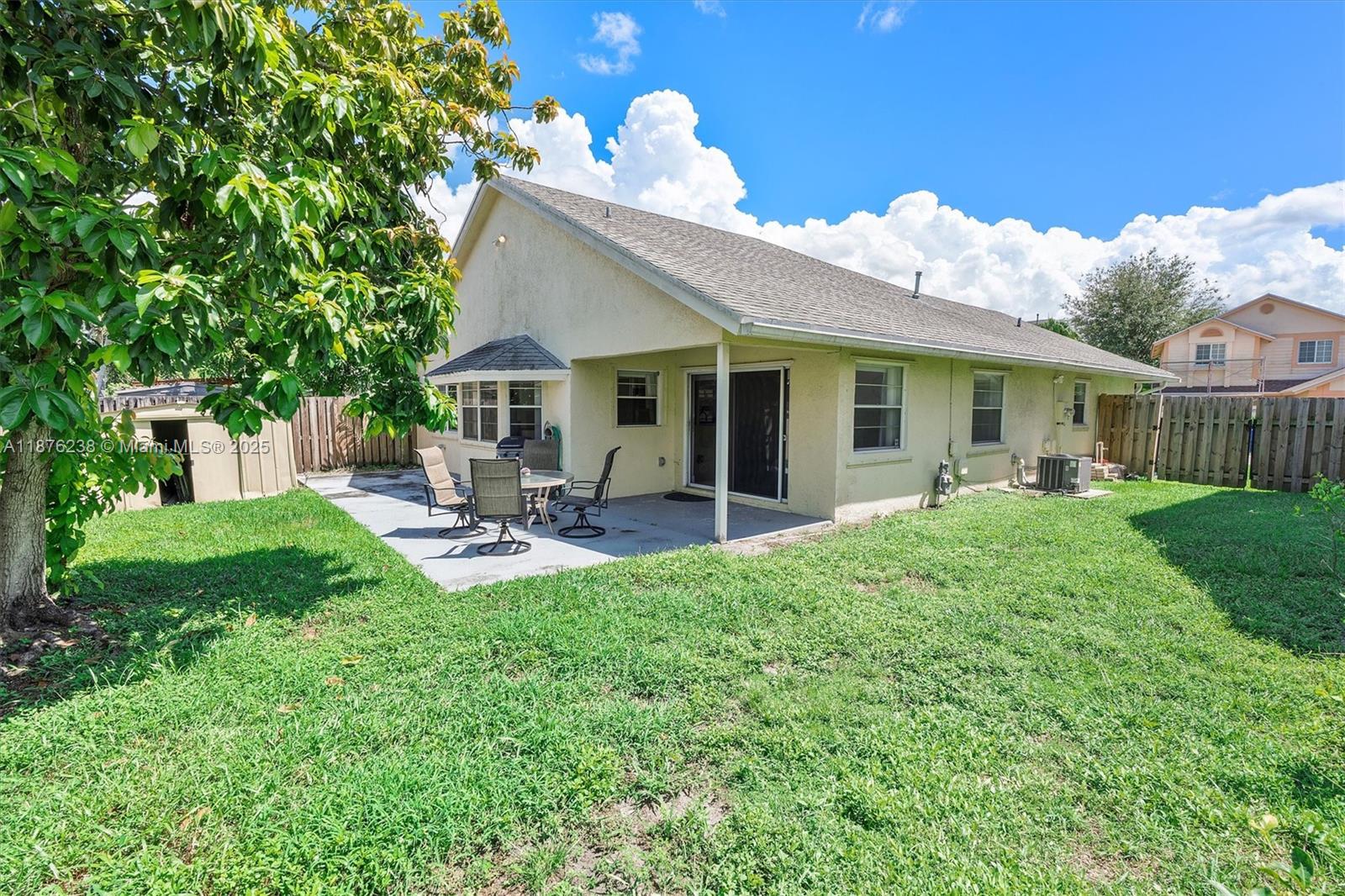 SAWGRASS ESTATES - Residential