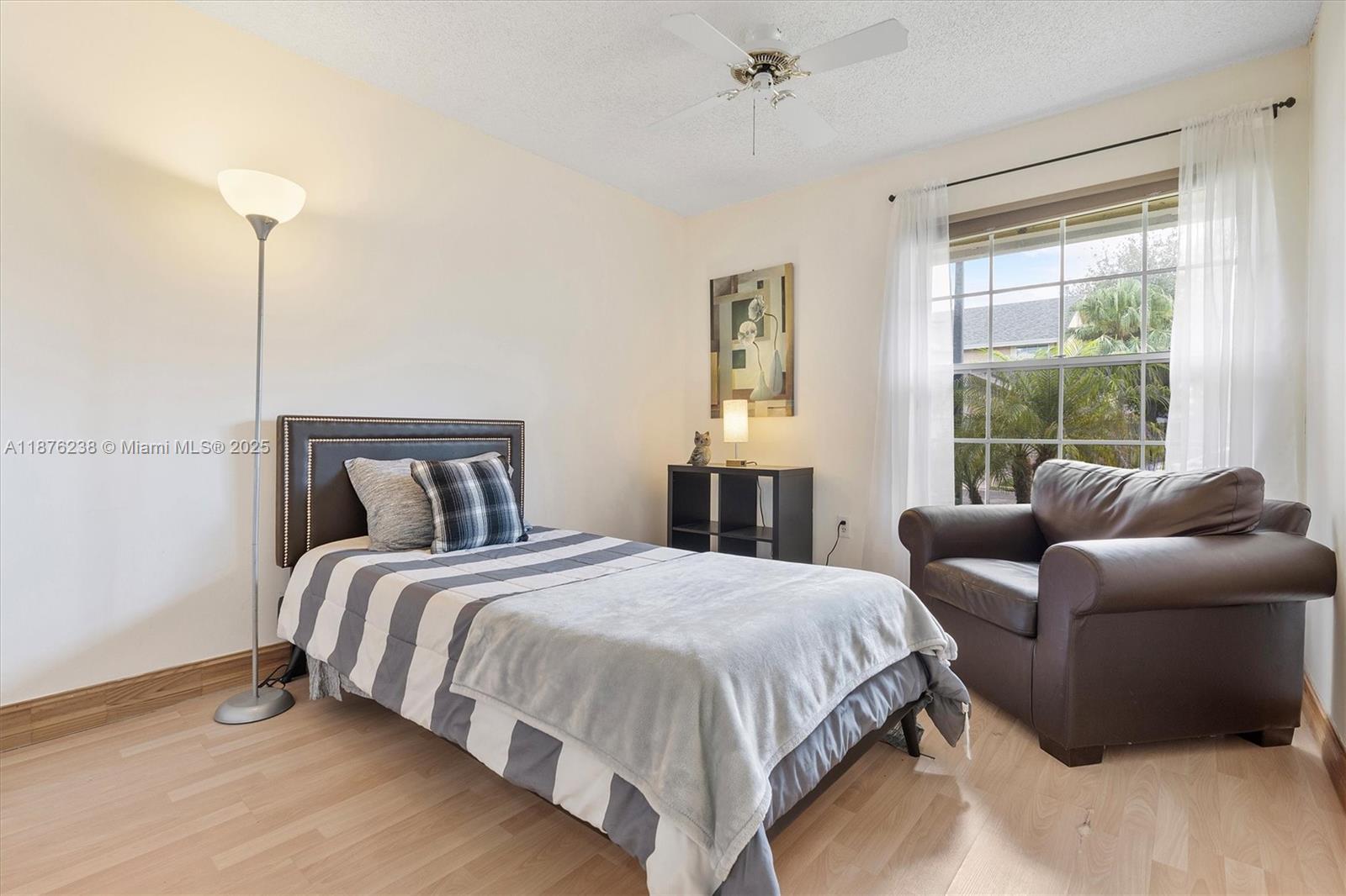 SAWGRASS ESTATES - Residential