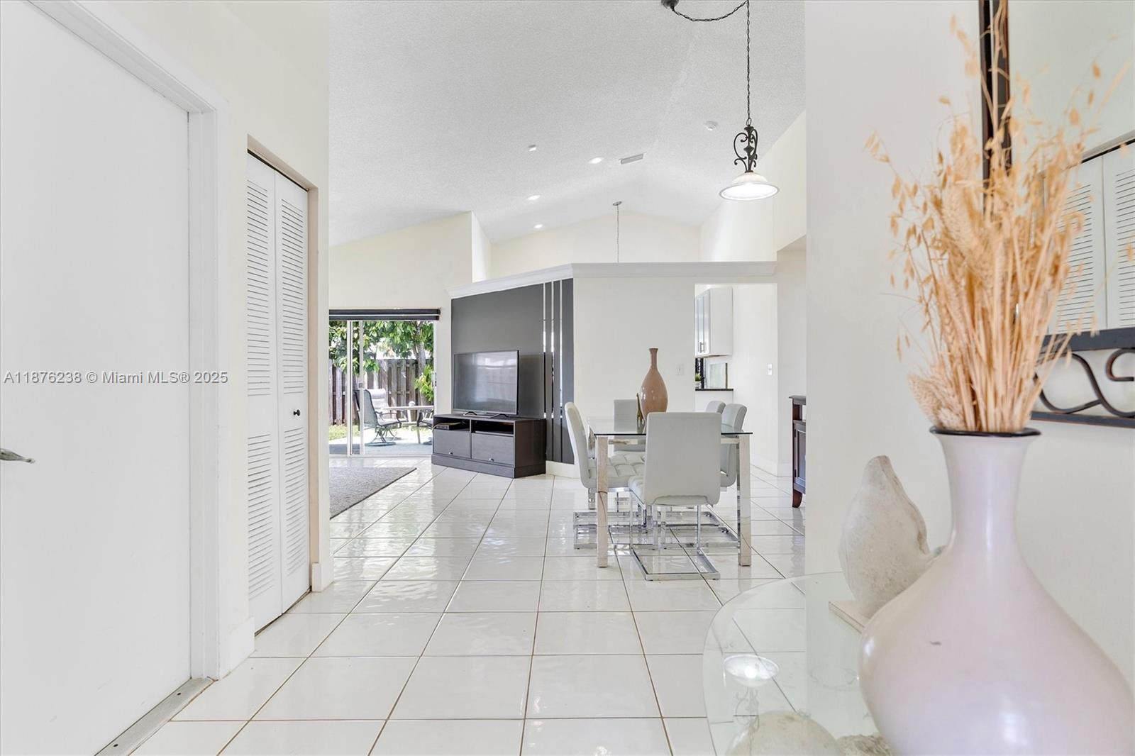 SAWGRASS ESTATES - Residential