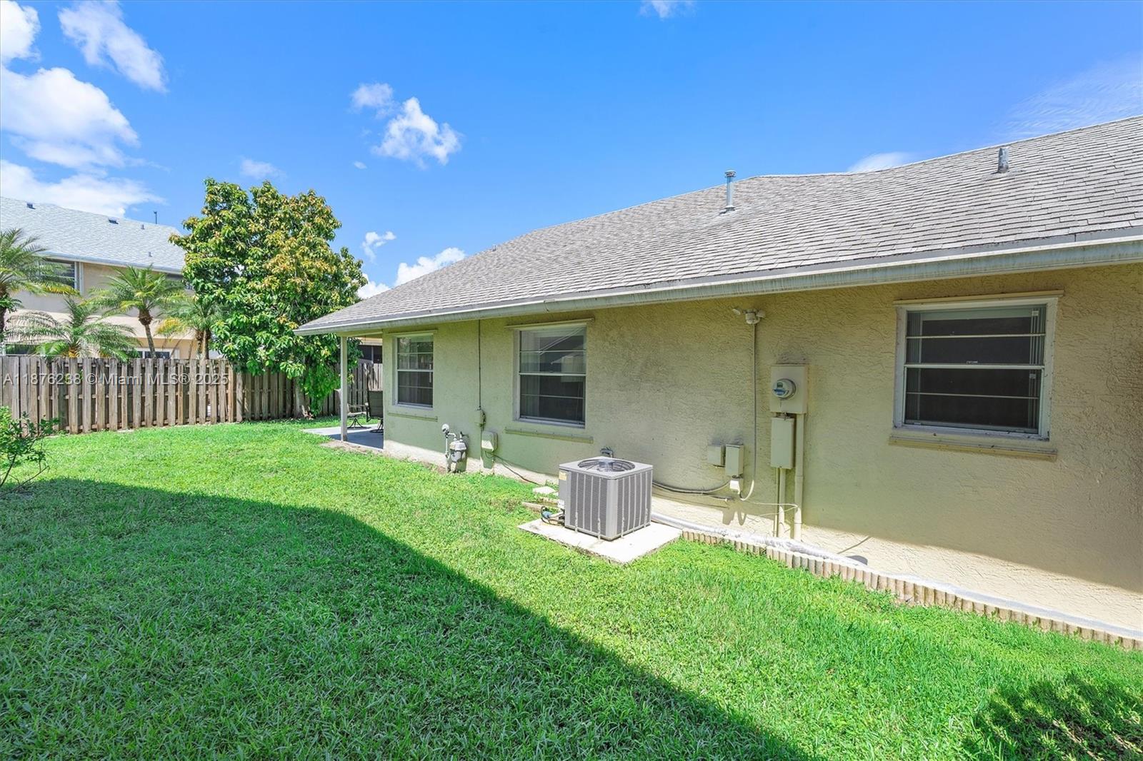 SAWGRASS ESTATES - Residential