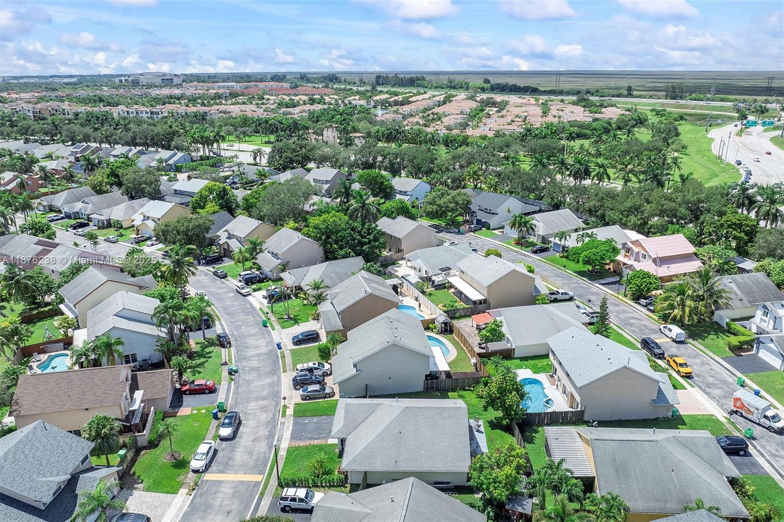 SAWGRASS ESTATES - Residential