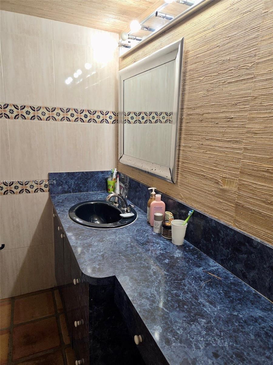 JADE WINDS GROUP-DAISY GA - Residential Lease