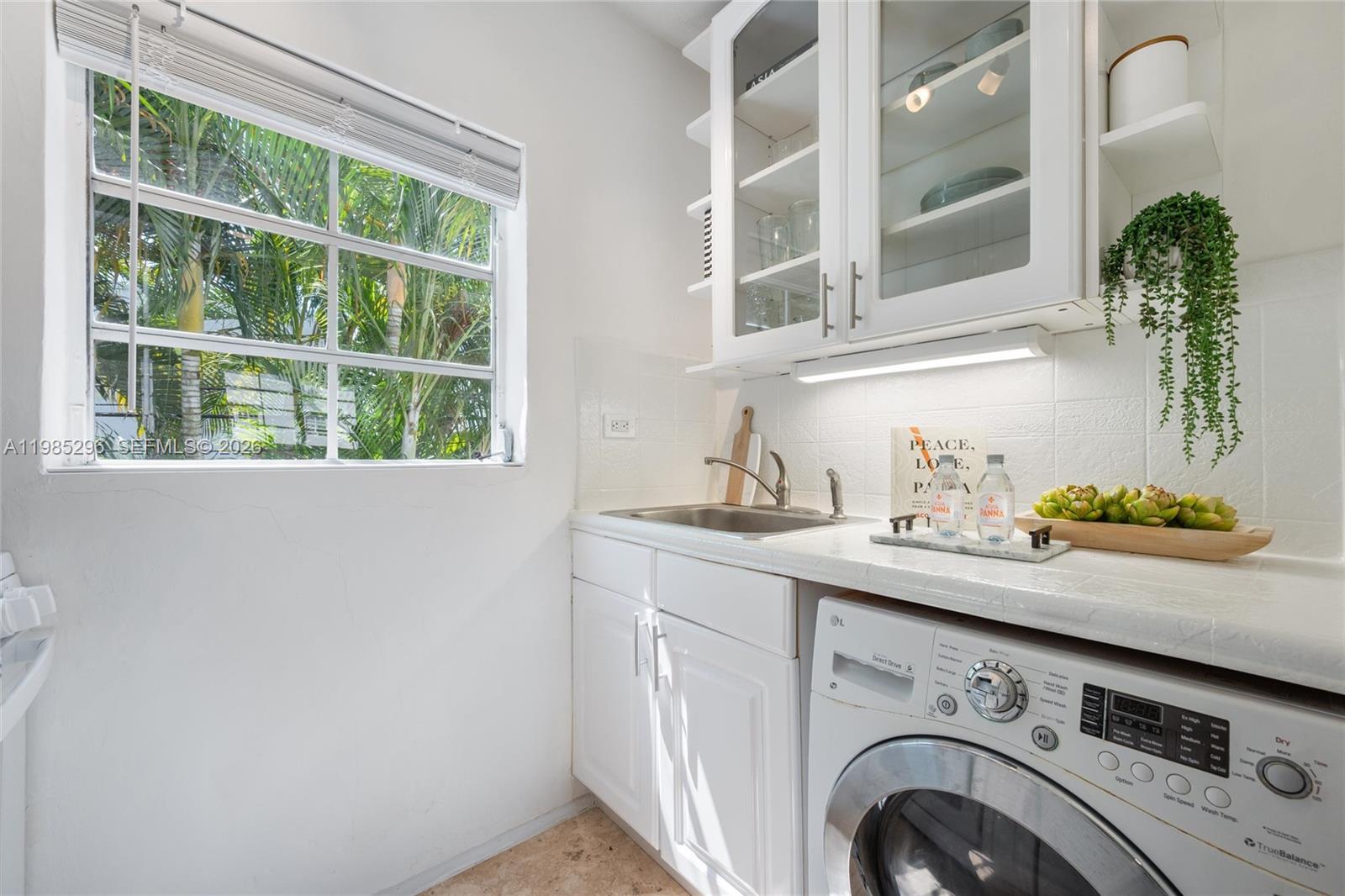 ESPANOLA COURT CONDO - Residential