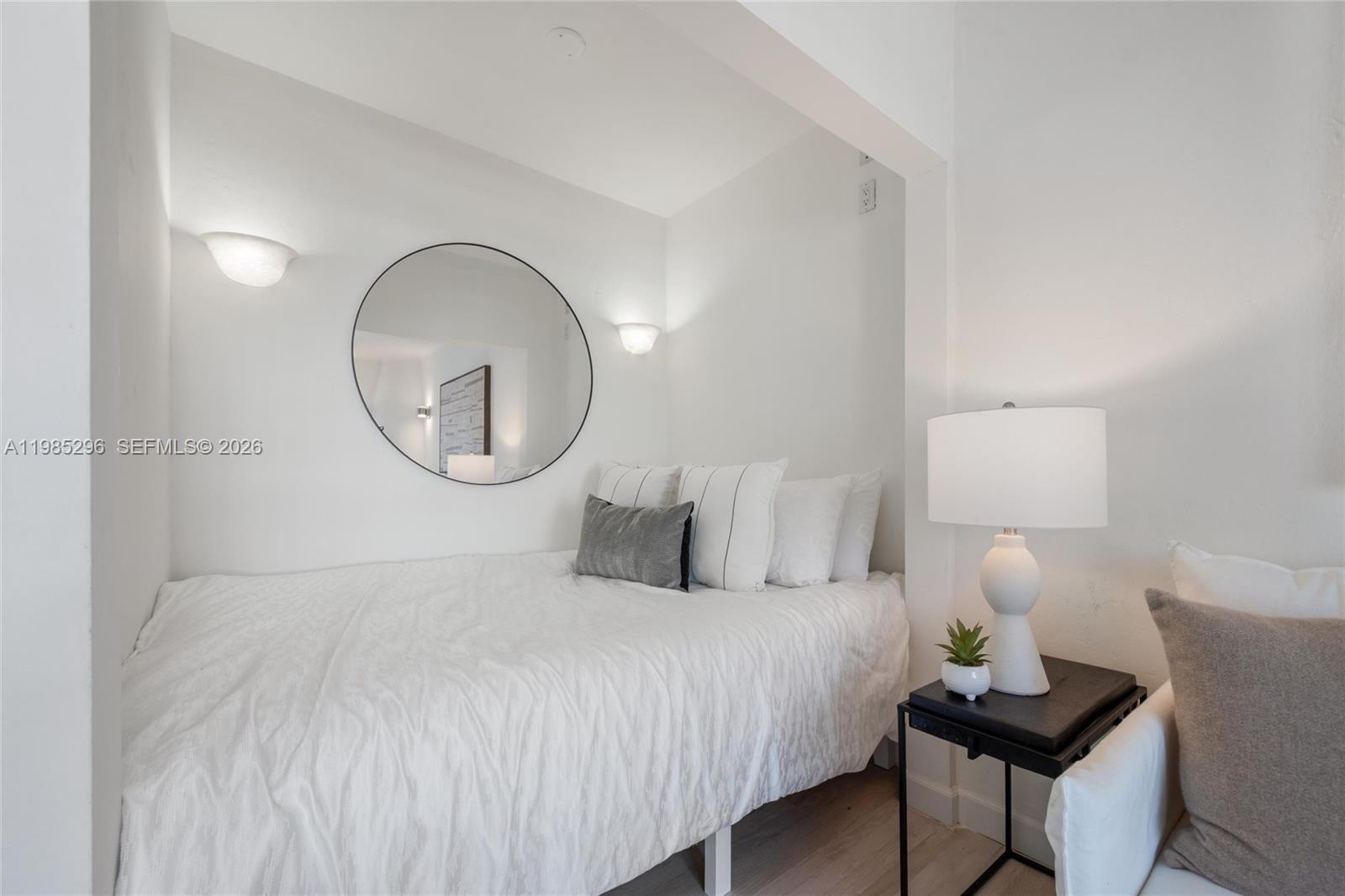 ESPANOLA COURT CONDO - Residential