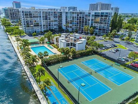 1000 Parkview Dr 431 Hallandale Beach FL 33009