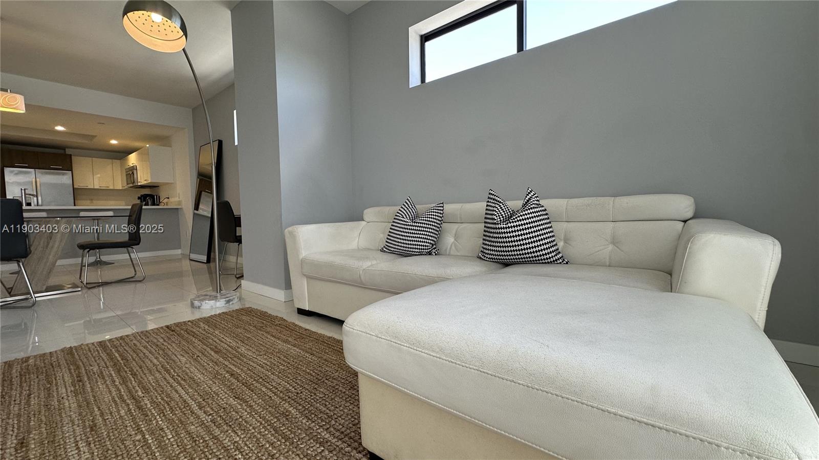 BAY BREEZE RESIDENCES CON - Residential