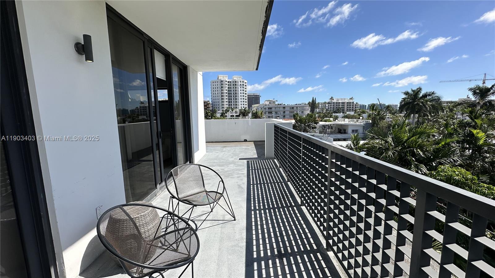 BAY BREEZE RESIDENCES CON - Residential