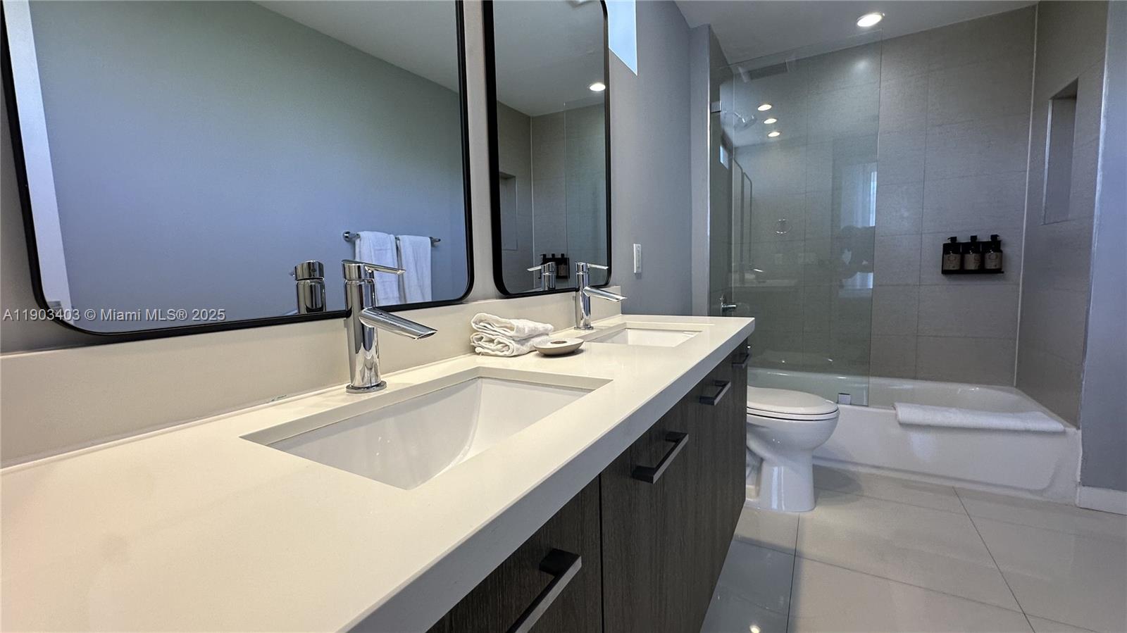 BAY BREEZE RESIDENCES CON - Residential