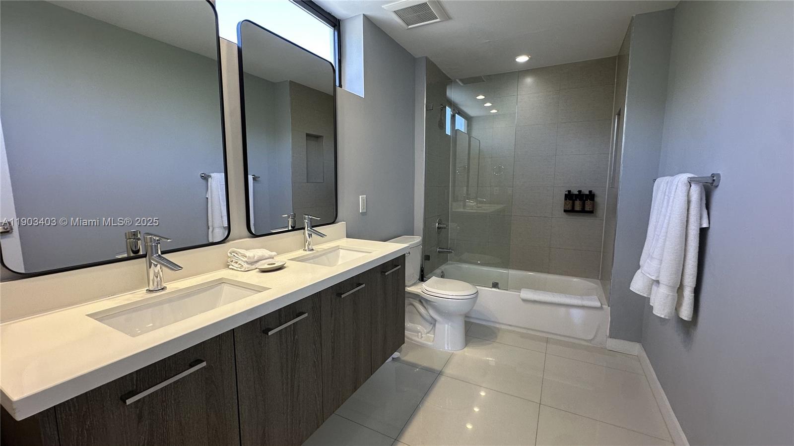 BAY BREEZE RESIDENCES CON - Residential
